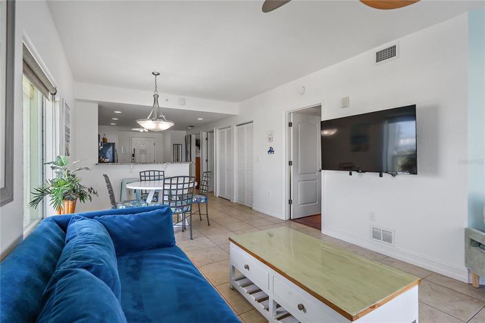 Image No.11-2 Bed Property for sale