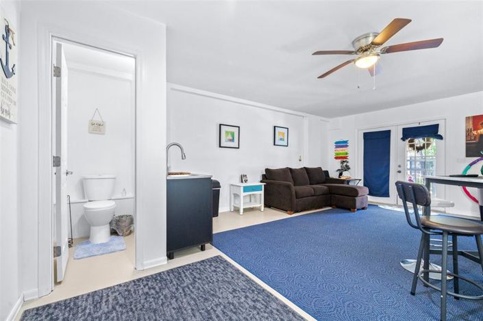 Image No.32-2 Bed Townhouse for sale