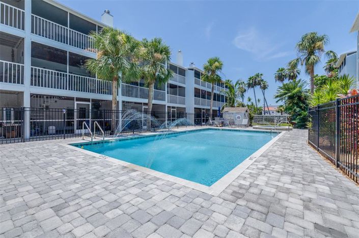 Image No.38-2 Bed Townhouse for sale