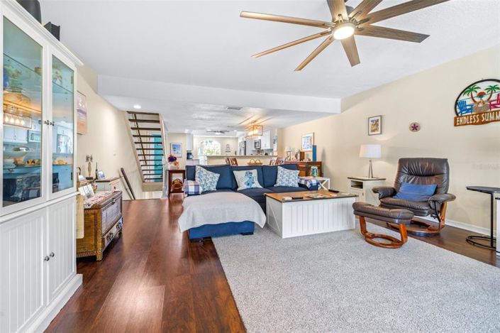 Image No.6-2 Bed Townhouse for sale