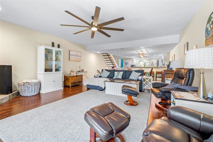 Image No.7-2 Bed Townhouse for sale