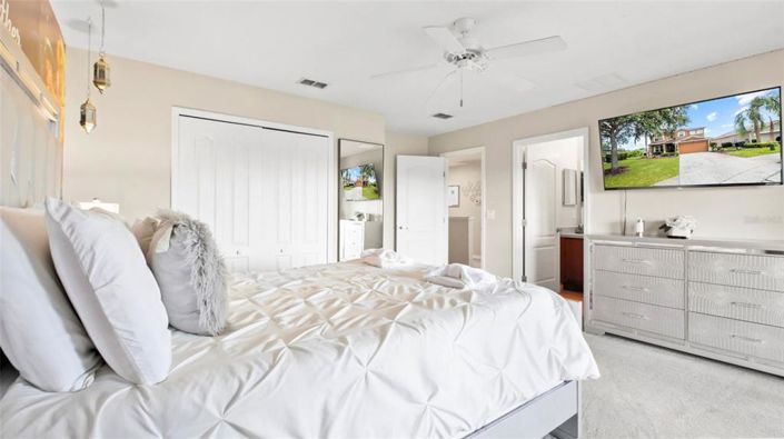 Image No.28-5 Bed Property for sale