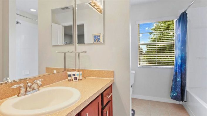 Image No.30-5 Bed Property for sale