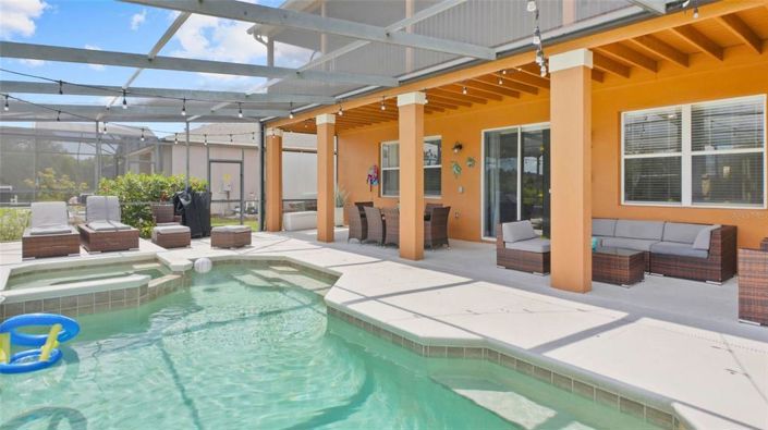 Image No.38-5 Bed Property for sale