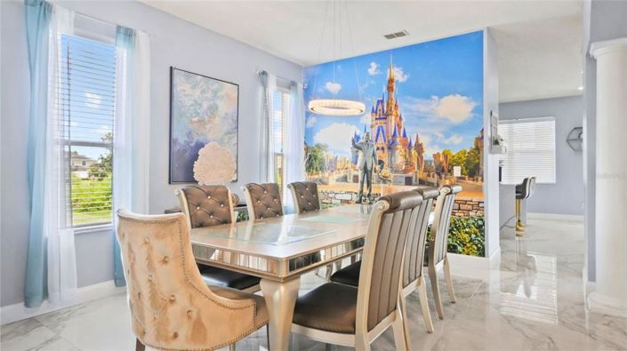 Image No.8-5 Bed Property for sale