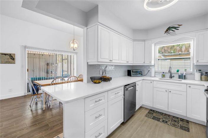 Image No.15-3 Bed Property for sale