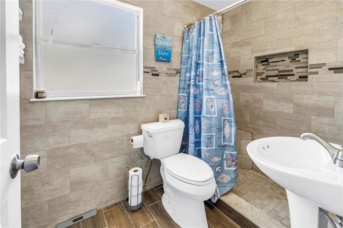 Image No.26-3 Bed Property for sale