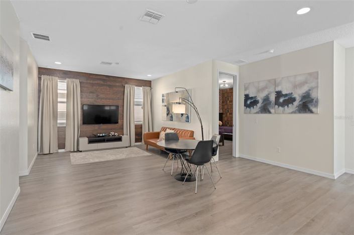 Image No.23-9 Bed Property for sale