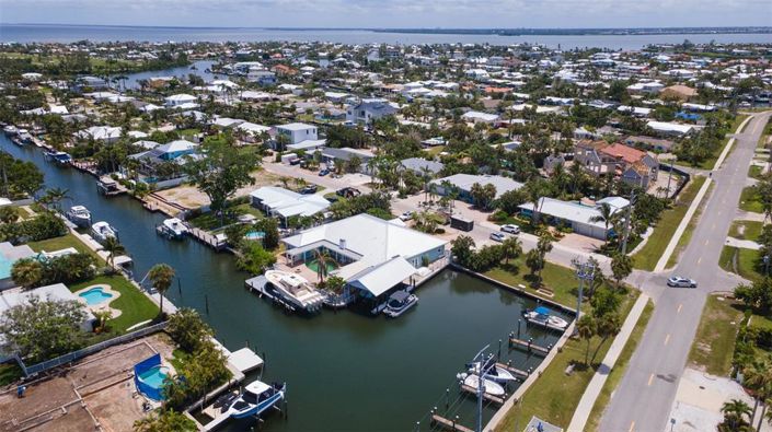 Image No.3-4 Bed Property for sale