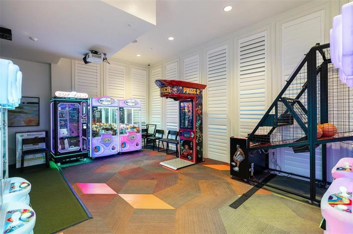 Image No.17-5 Bed Townhouse for sale