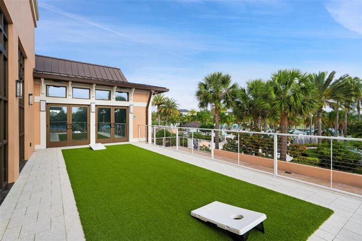 Image No.30-5 Bed Townhouse for sale