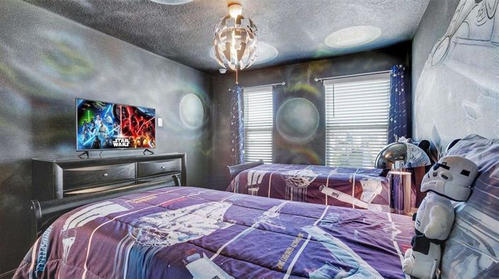 Image No.36-5 Bed Townhouse for sale