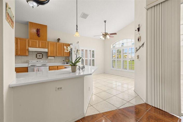 Image No.37-3 Bed Property for sale