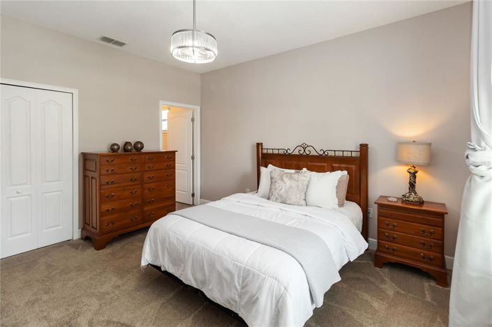 Image No.17-4 Bed Property for sale