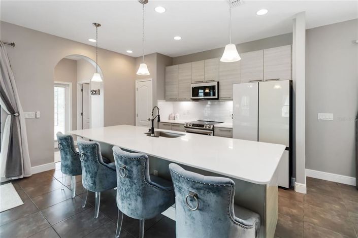 Image No.8-4 Bed Property for sale