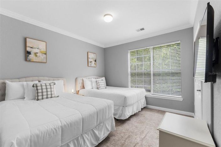 Image No.10-2 Bed Property for sale