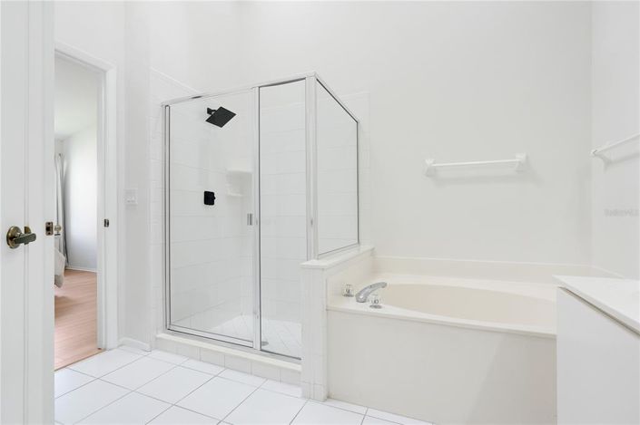 Image No.23-4 Bed Property for sale