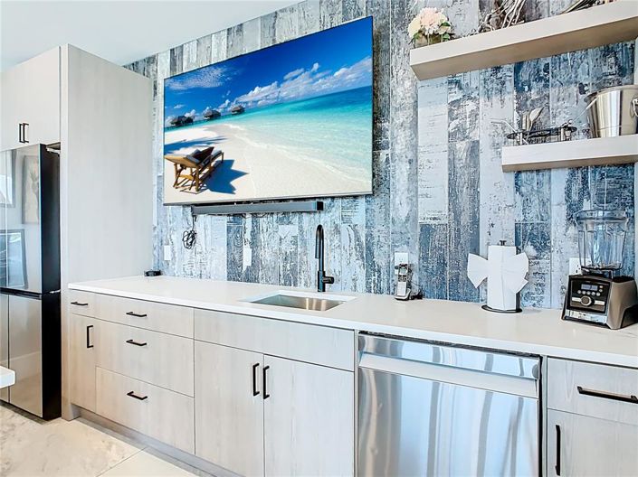 Image No.33-10 Bed Property for sale