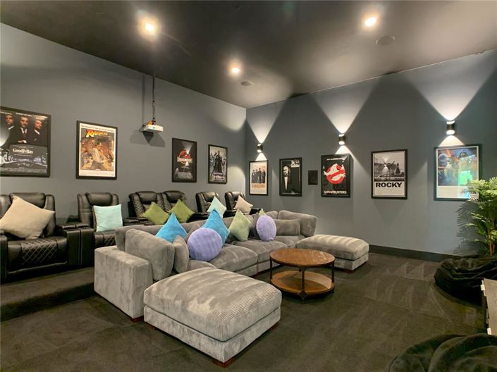 Image No.36-10 Bed Property for sale