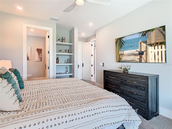 Image No.50-10 Bed Property for sale