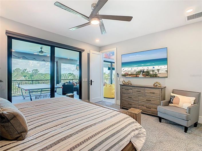 Image No.53-10 Bed Property for sale