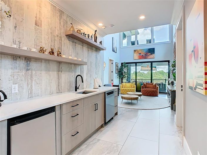 Image No.59-10 Bed Property for sale