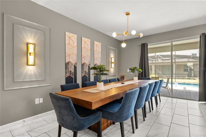 Image No.10-9 Bed Property for sale