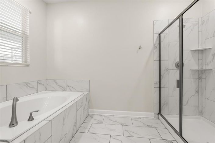 Image No.16-9 Bed Property for sale