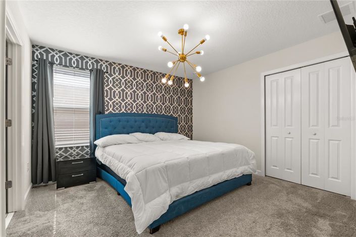 Image No.25-9 Bed Property for sale