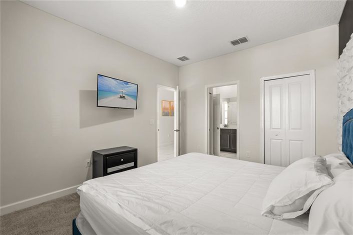 Image No.30-9 Bed Property for sale