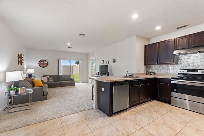 Image No.8-3 Bed Property for sale