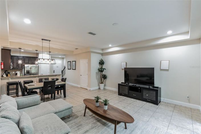 Image No.10-3 Bed Townhouse for sale