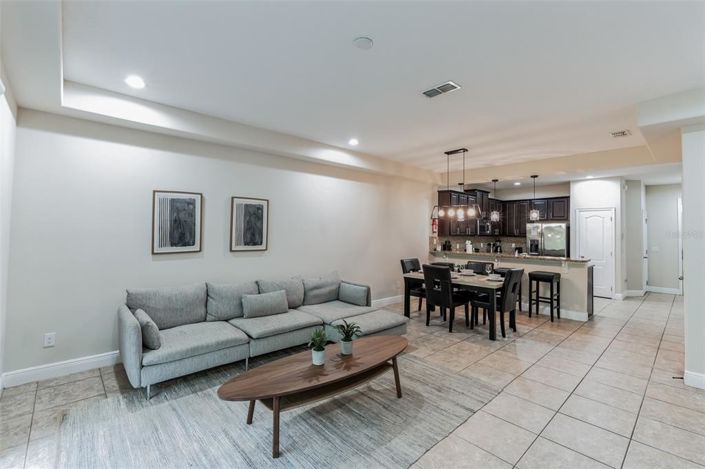 Image No.13-3 Bed Townhouse for sale