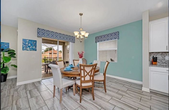 Image No.11-6 Bed Property for sale