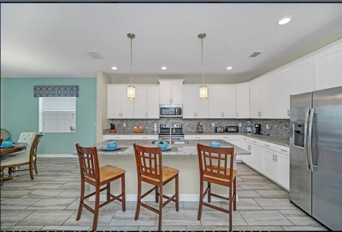 Image No.5-6 Bed Property for sale