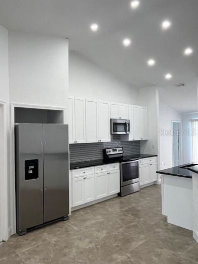 Image No.17-4 Bed Property for sale