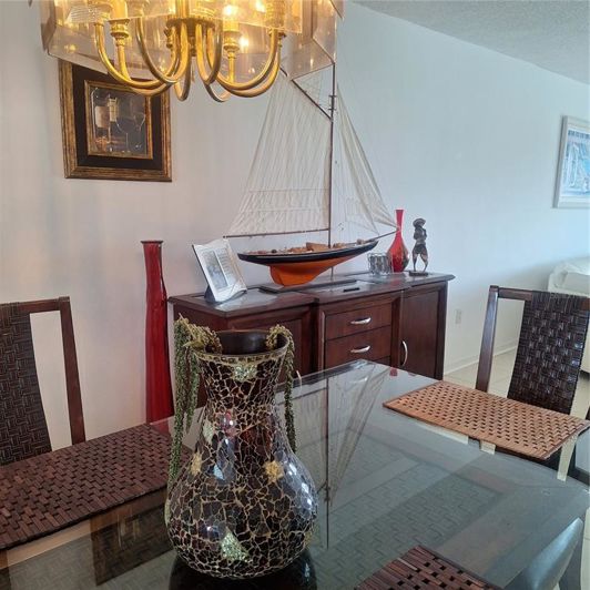 Image No.25-2 Bed Property for sale