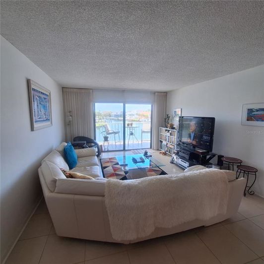 Image No.6-2 Bed Property for sale