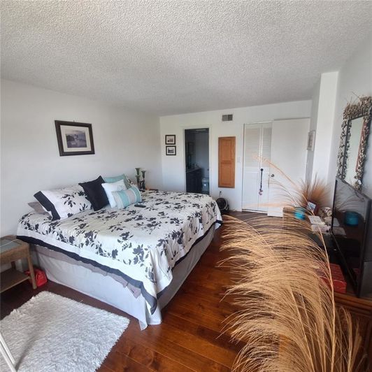 Image No.8-2 Bed Property for sale