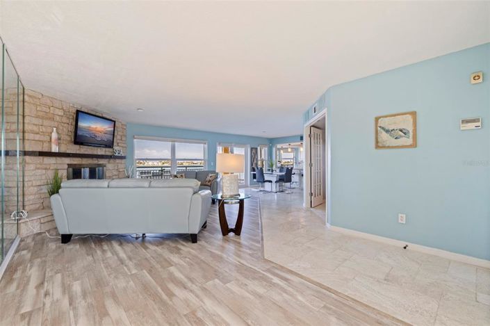 Image No.11-2 Bed Property for sale