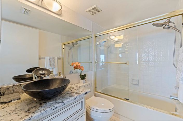 Image No.20-2 Bed Property for sale