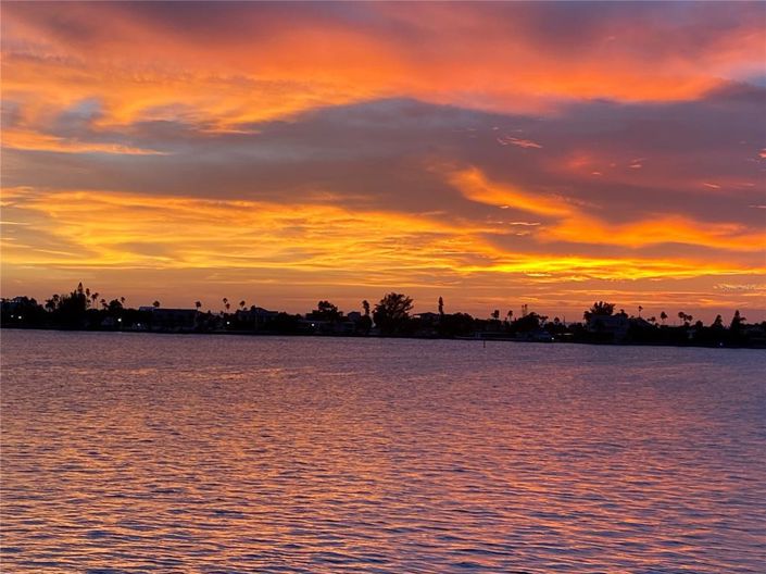 Image No.35-2 Bed Property for sale