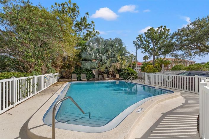 Image No.7-2 Bed Property for sale