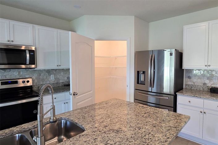 Image No.11-5 Bed Property for sale