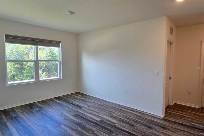 Image No.40-5 Bed Property for sale