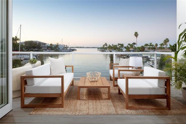 Image No.15-4 Bed Townhouse for sale