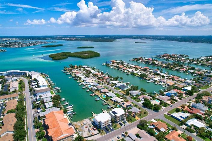 Image No.16-4 Bed Townhouse for sale