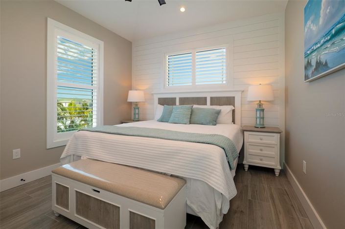 Image No.15-7 Bed Property for sale