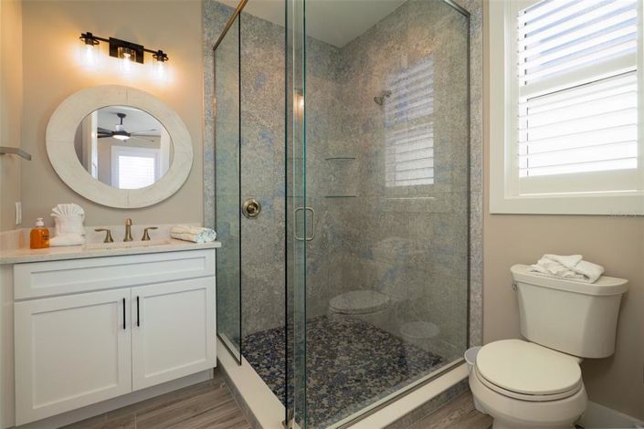 Image No.20-7 Bed Property for sale