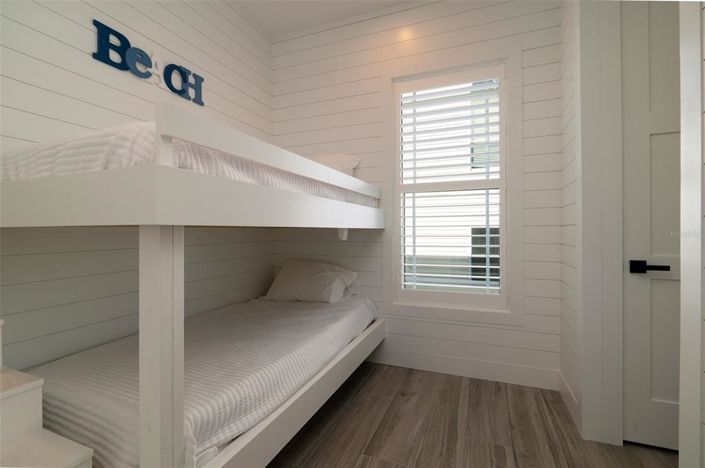 Image No.35-7 Bed Property for sale